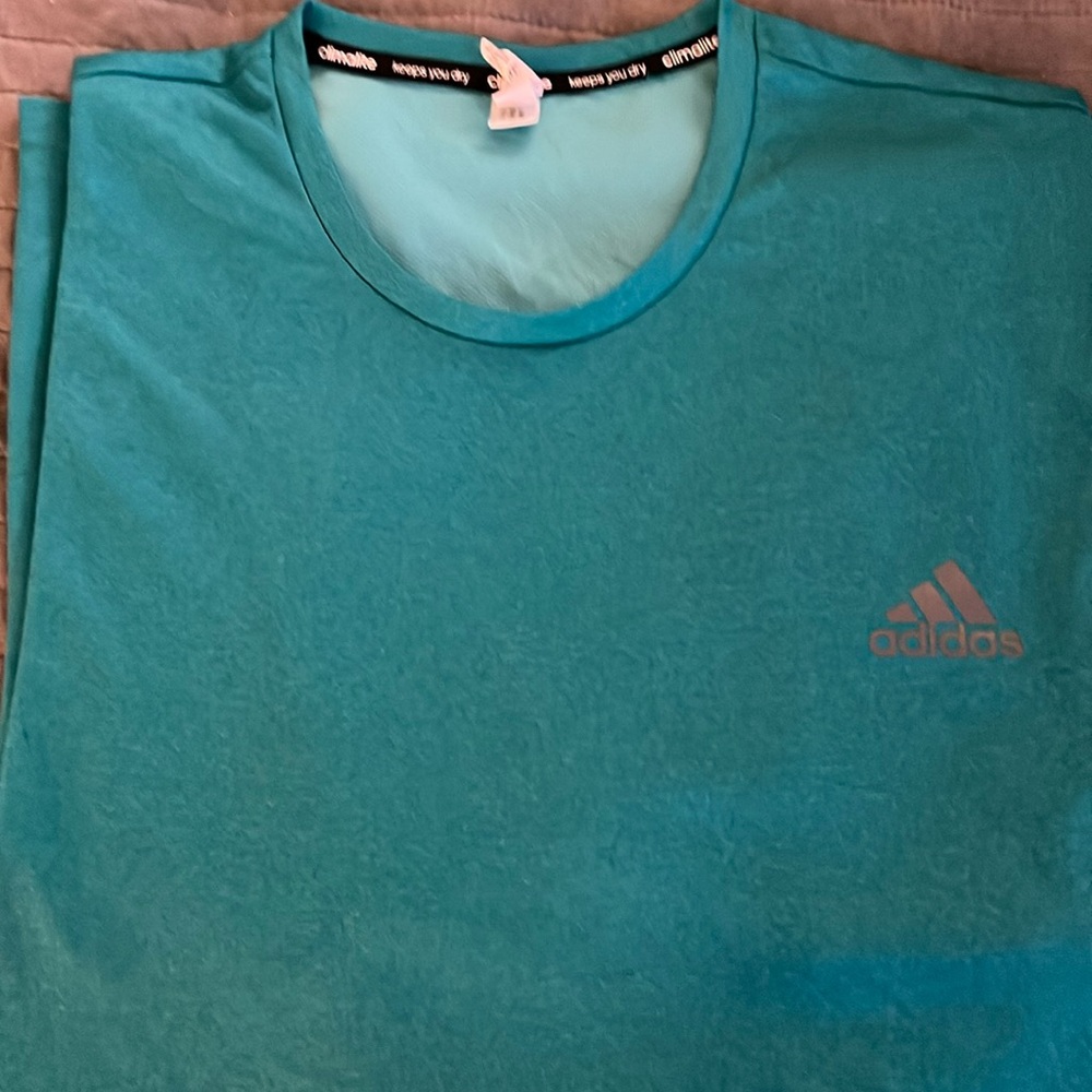 Adidas short sleeve T-shirt Teal poly breathable excellent condition! Size 4x